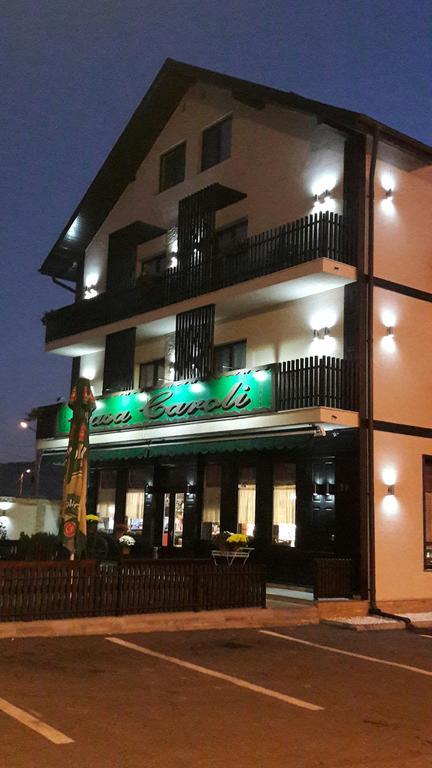 Casa Caroli Hotel Târgu Jiu Buitenkant foto